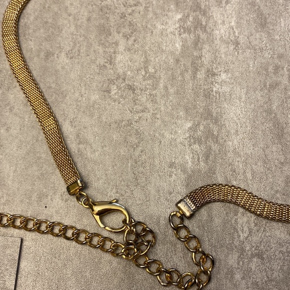 Gold colour chain belt - Picture 8 of 8